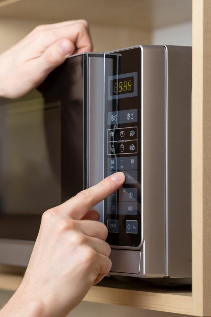 Samsung microwave ovens aren't equipped with a reset button