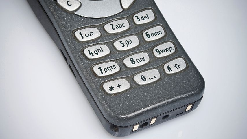 The keypad on dumbphones allows its users to type out letters and numbers with physical number buttons